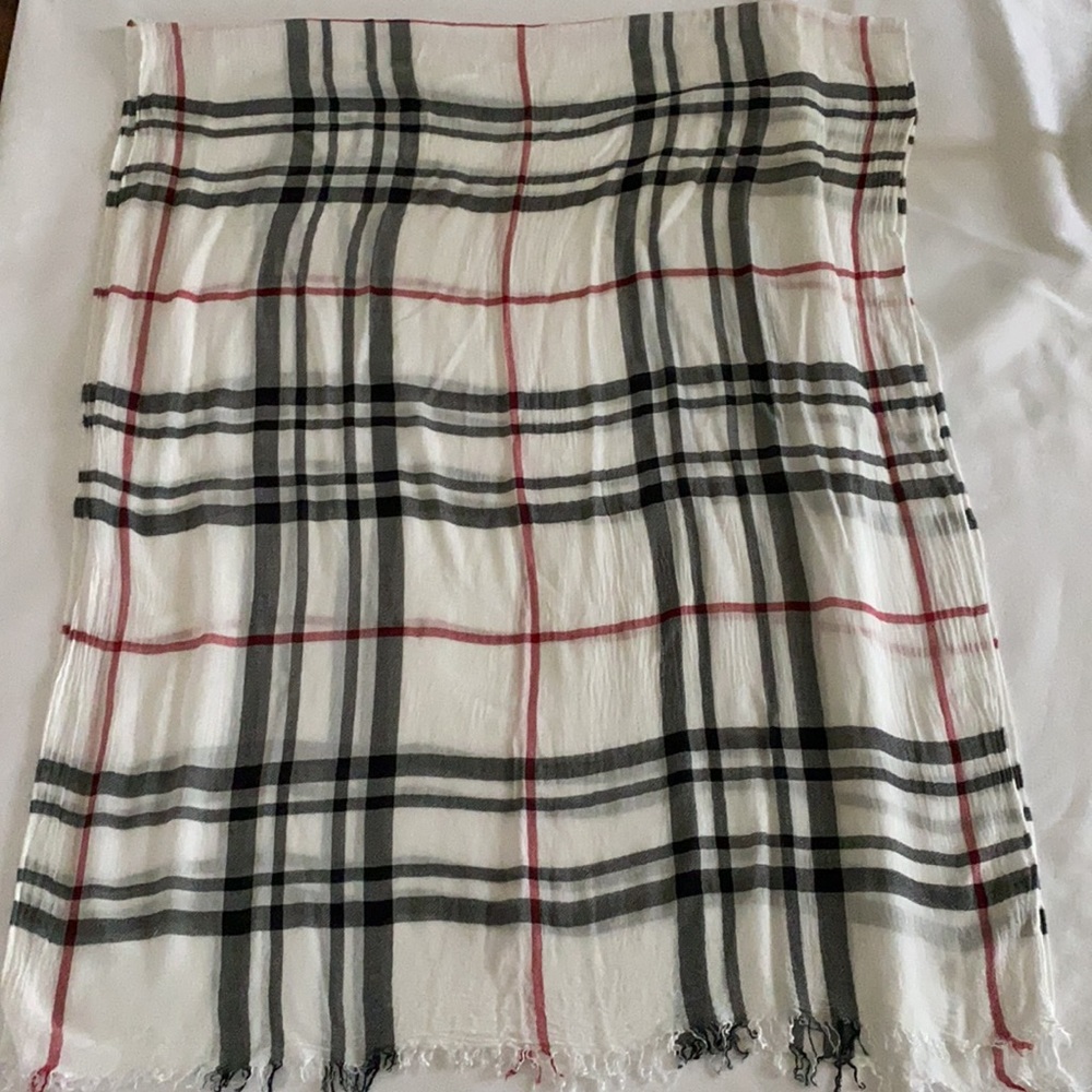Designer inspired scarf / white , red, and black - Picture 4 of 4